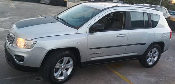 JEEP COMPASS 2.0 SPORT 4X2 16V GASOLINA 4P AUTOMÁTICO